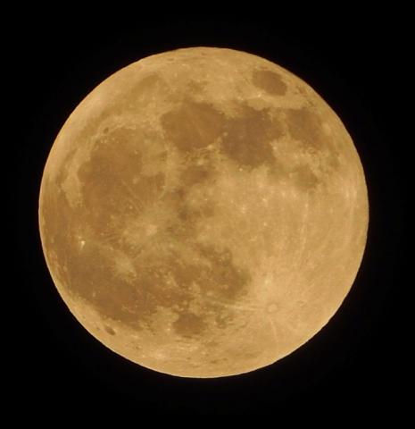 11月最後は満月 ビーバームーン 注目の空の写真 ウェザーニュース