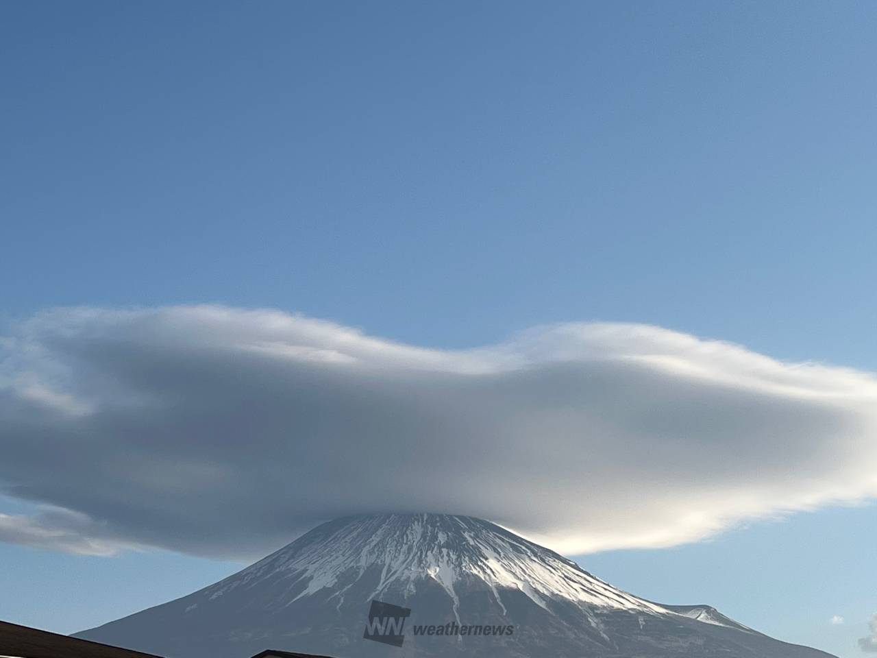 富士山に笠雲 注目の空の写真 ウェザーニュース