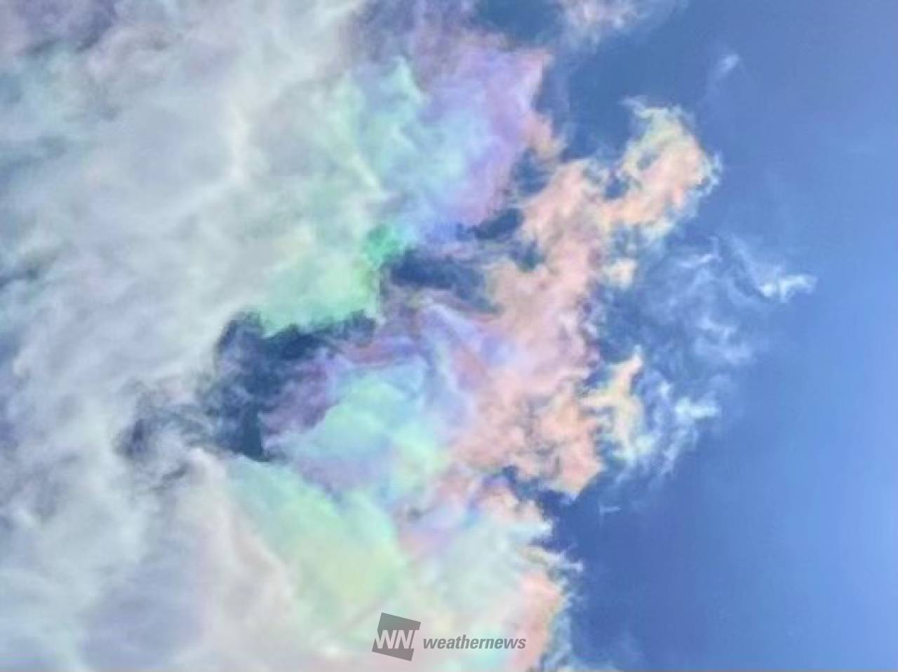 空を彩る虹色現象「彩雲」 注目の空の写真 ウェザーニュース