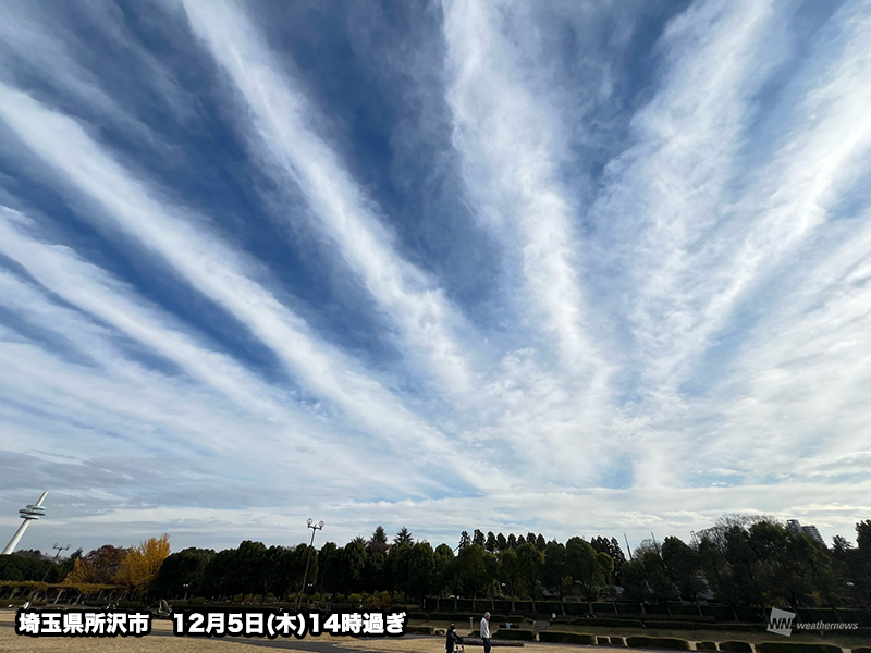 雲の顔 関東南部でシマシマ模様の雲 青空と白い雲のコントラスト - ウェザー