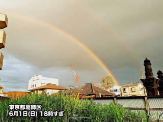 東京では夕立のち二重の虹　雨上がりのアーチ