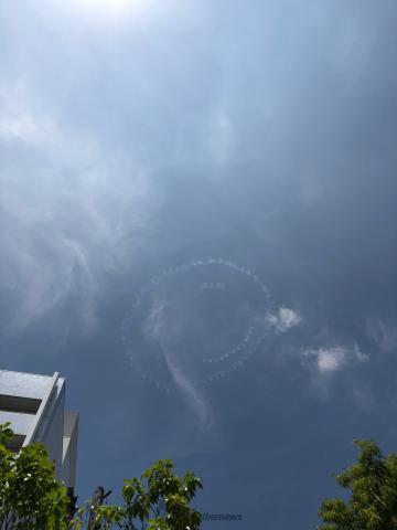 空にニコニコ顔マーク 注目の空の写真 ウェザーニュース