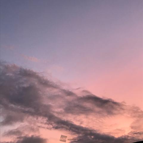 ピンクな夕焼け空 注目の空の写真 ウェザーニュース