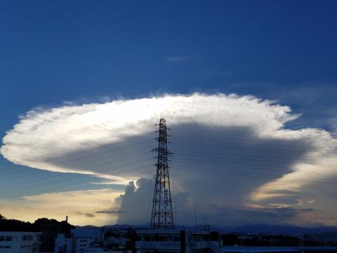 関東南部に「かなとこ雲」 注目の空の写真 ウェザーニュース