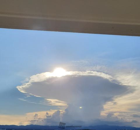 関東南部に「かなとこ雲」 注目の空の写真 ウェザーニュース