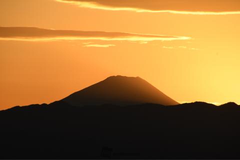 夕焼けと富士山 注目の空の写真 ウェザーニュース