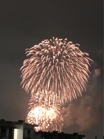 夜空を彩る花火 注目の空の写真 ウェザーニュース 夜空を彩る花火 注目の空の写真 ウェザーニュース