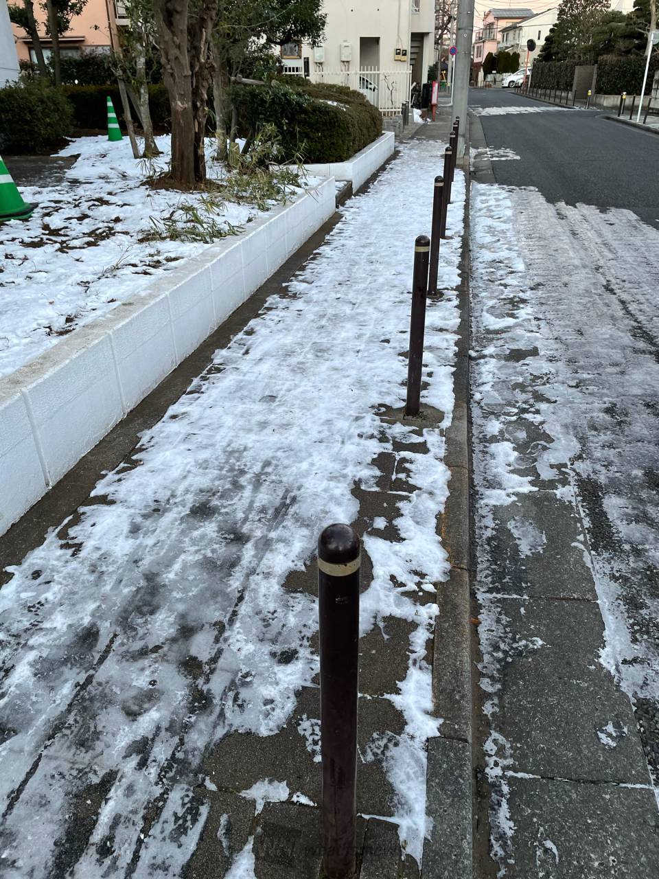 関東 雪残ってる 凍結してる 注目の空の写真 ウェザーニュース