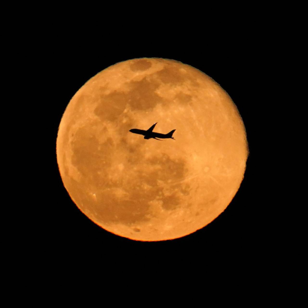 まん丸お月さま 注目の空の写真 ウェザーニュース