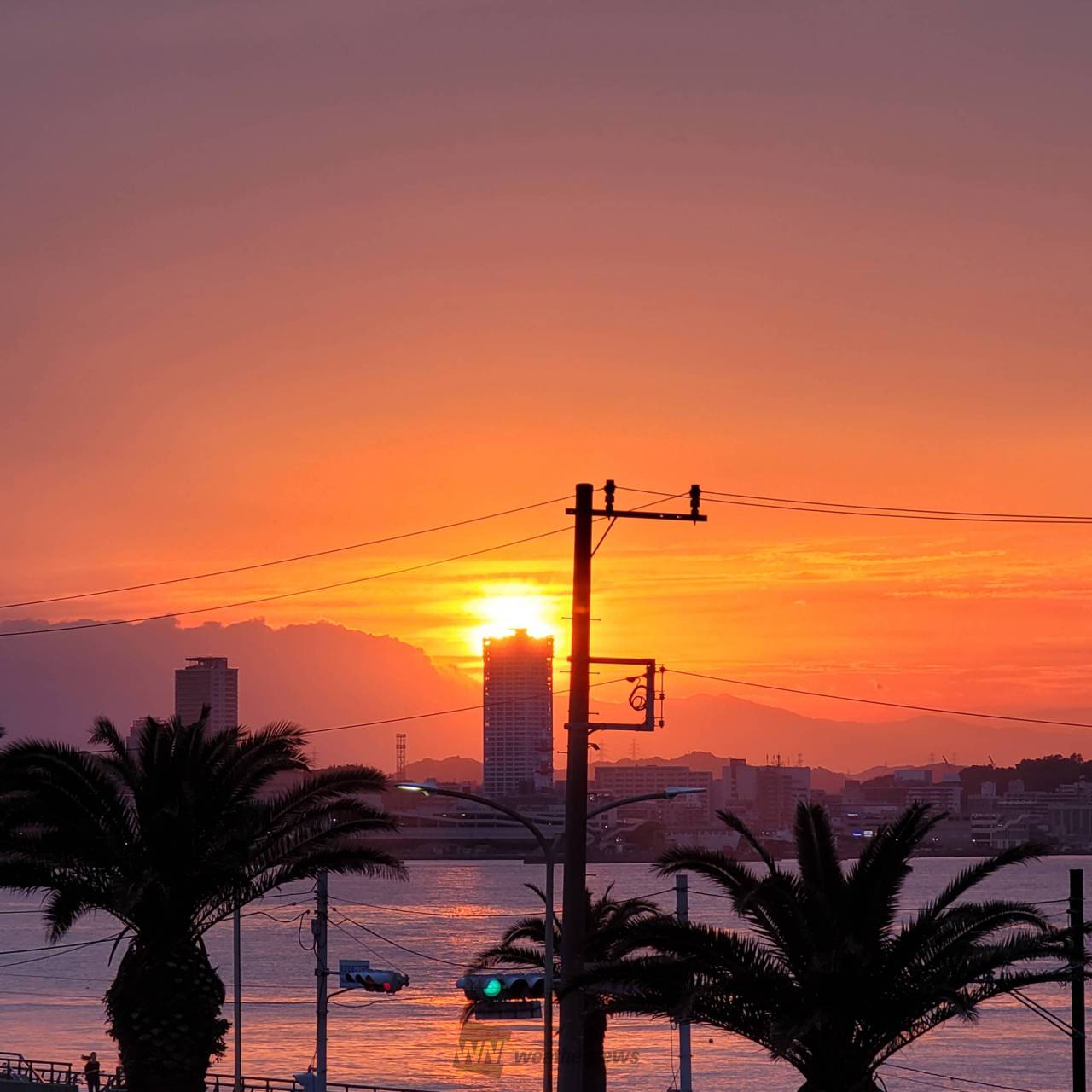 穏やかな夕空 水面もオレンジ色に 注目の空の写真 ウェザーニュース