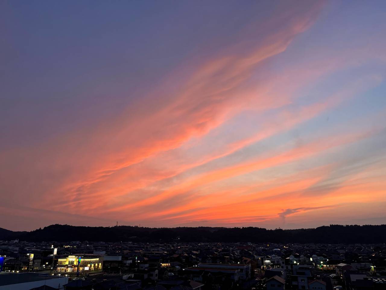 アートのような夕焼け 注目の空の写真 ウェザーニュース
