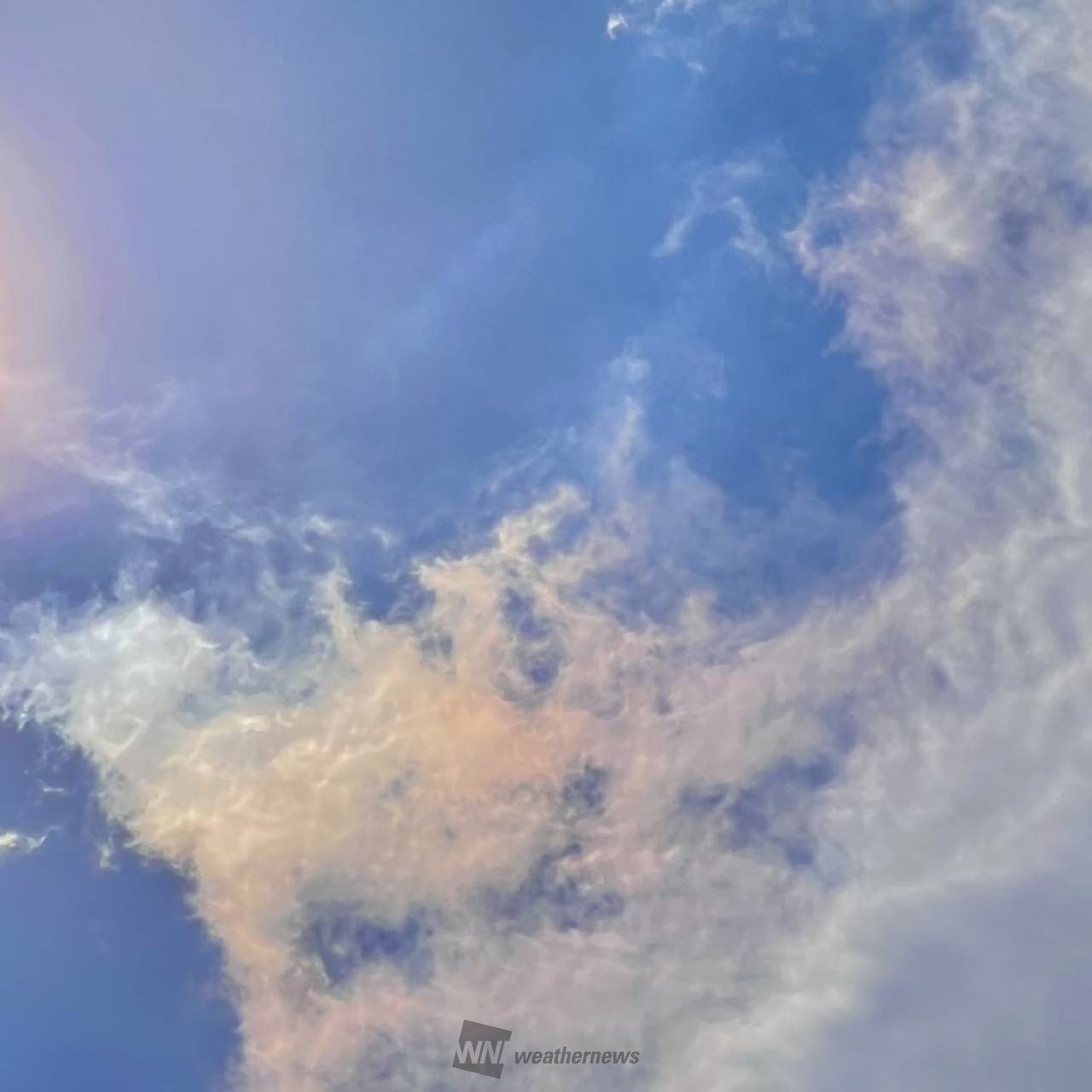 空に虹色の雲 注目の空の写真 ウェザーニュース 空に虹色の雲 注目の空の写真 ウェザーニュース