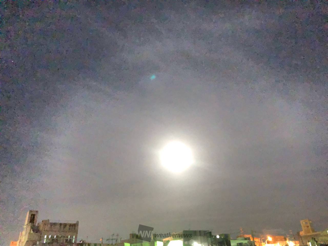 昨夜は スーパームーン 注目の空の写真 ウェザーニュース