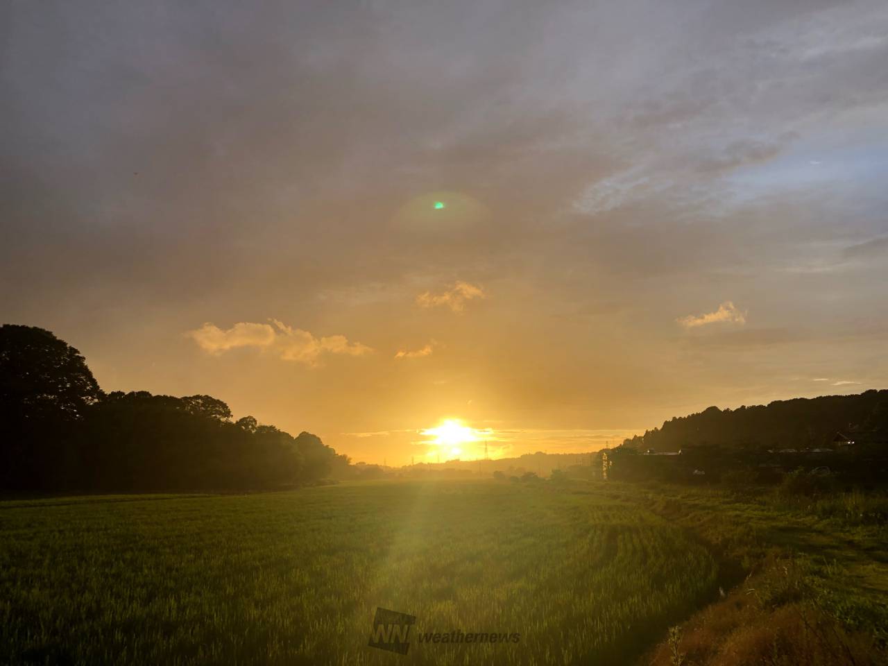 空と光の写真「綺麗な夕焼け」 綺麗な夕焼け空を写真撮影 #夕焼け #夕焼け空 #夕方 #夕方の空