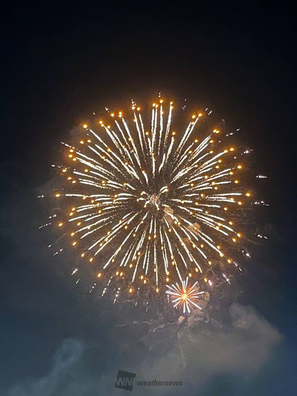 夜空に打ち上げ花火 注目の空の写真 ウェザーニュース