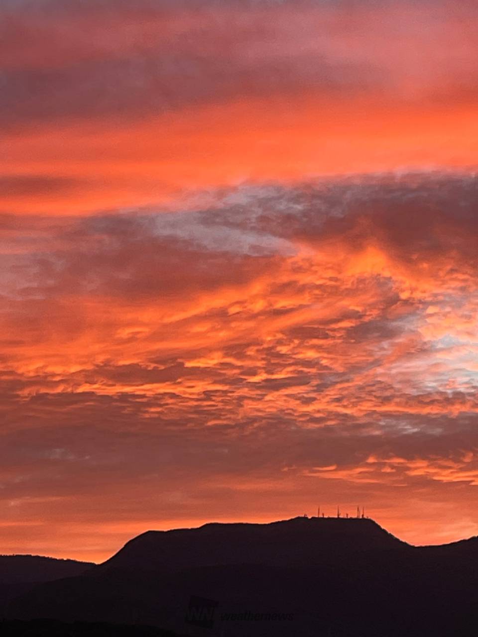 空と光の写真「綺麗な夕焼け」 2025/8/7、神明の花火と富士山🎇🗻✨ これはオープニングの一枚