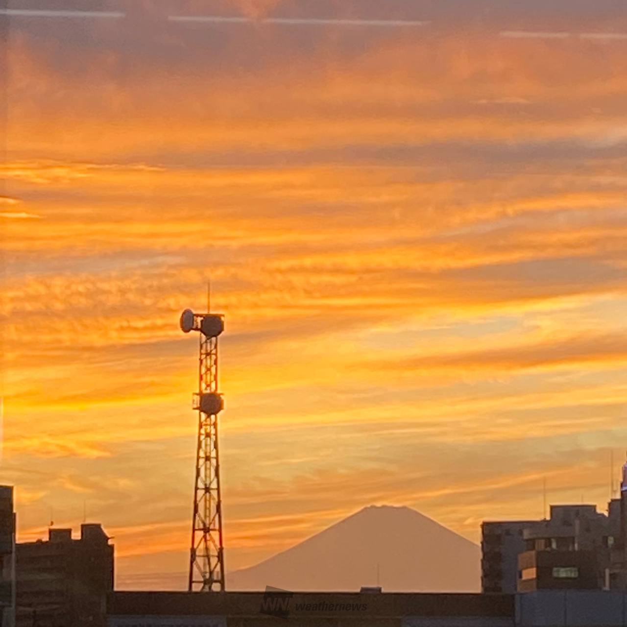 雲越しの夕焼け 注目の空の写真 ウェザーニュース