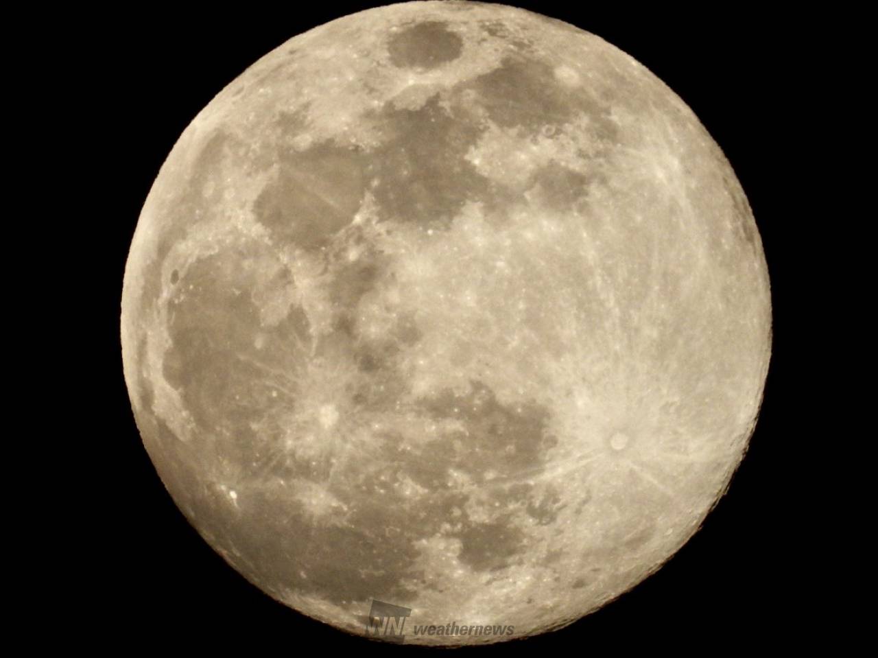 今年最初の満月 注目の空の写真 ウェザーニュース 