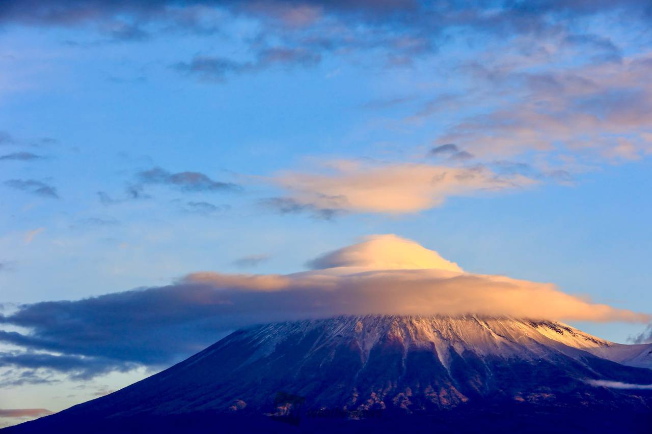 富士山に笠雲🗻 注目の空の写真 ウェザーニュース