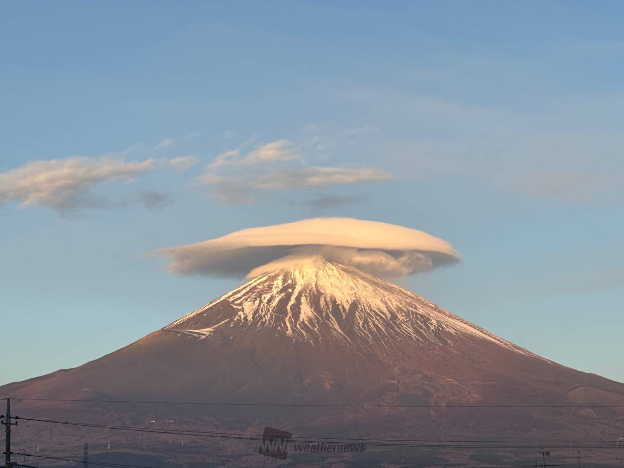 富士山に笠雲 注目の空の写真 ウェザーニュース