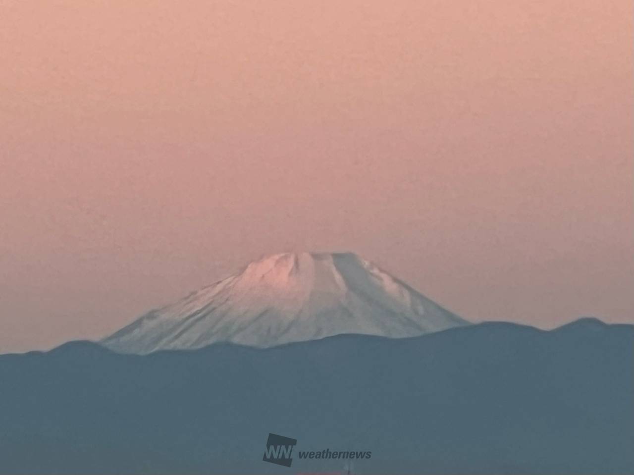 朝焼けに染まる富士山🗻 注目の空の写真 ウェザーニュース