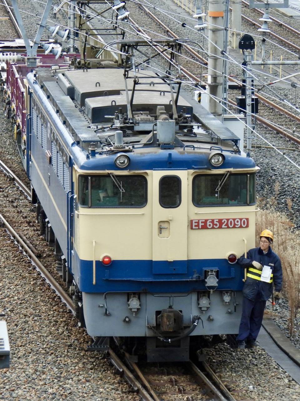 構内入替作業中の国鉄EF65形電気機関車 | 大阪府吹田市 | 必撮仕事人