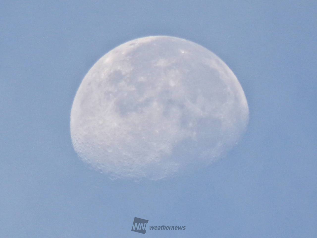 ホワイトムーン‎🤍🌖 雲間から、薄雲 | 千葉県市原市 | Lapin