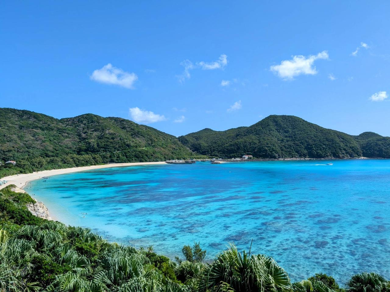 渡嘉敷島、阿波連ビ...