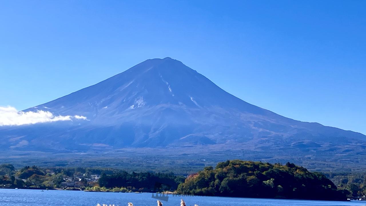 山梨側からも初冠雪の便り🗻 注目の空の写真 ウェザーニュース 山梨側からも初冠雪の便り🗻 注目の空の写真 ウェザーニュース