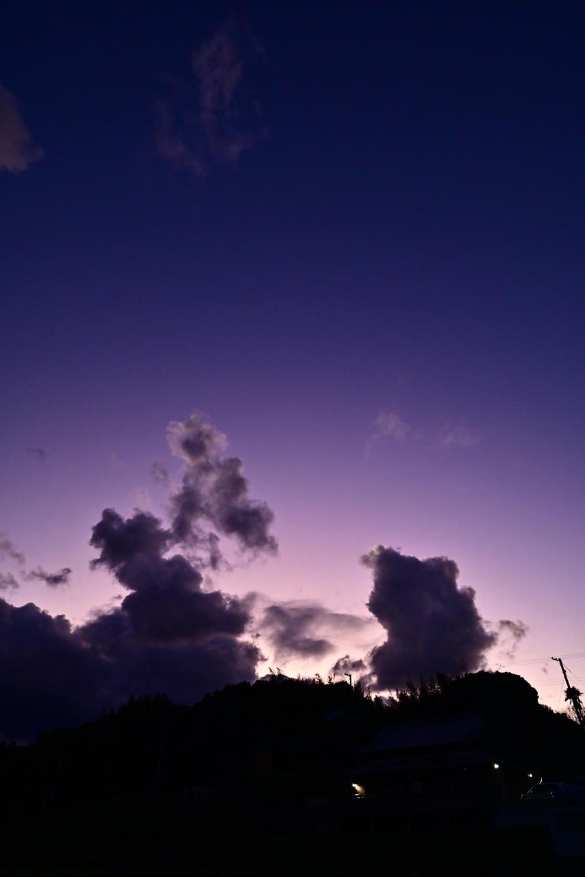 パープルに染まる夕空です。 何やらキャラ | 兵庫県淡路市 | ひで | ウェザーニュース