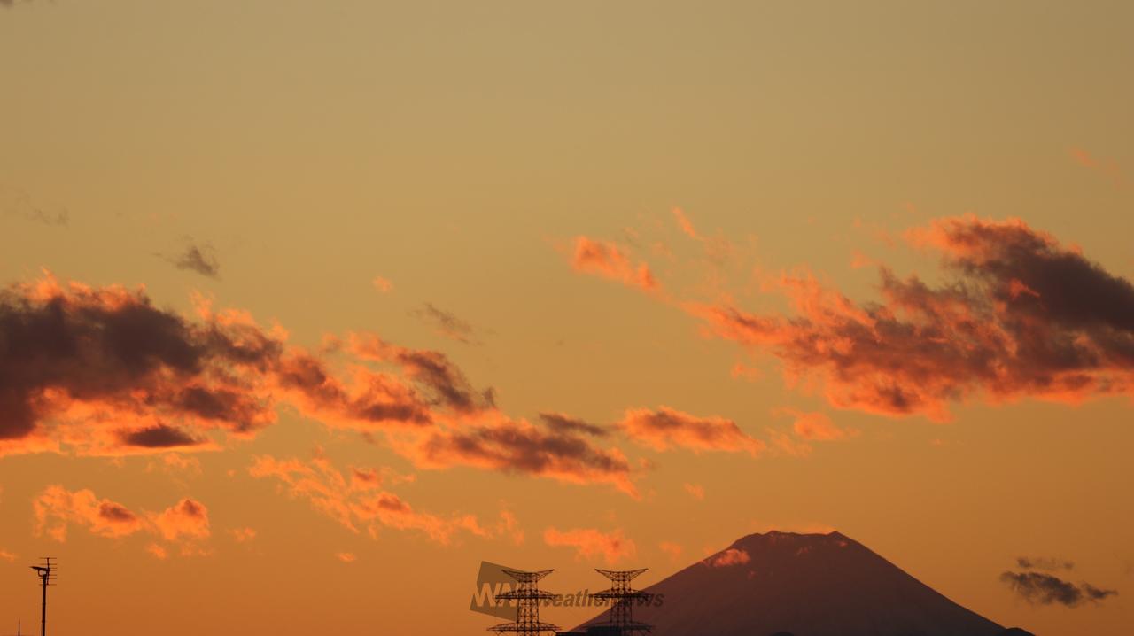 夕富士シルエット 注目の空の写真 ウェザーニュース