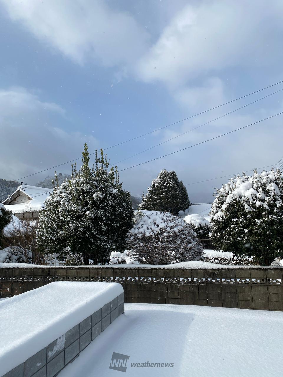 雪は降っています。 でも明るくなってお日 | 島根県鹿足郡吉賀町