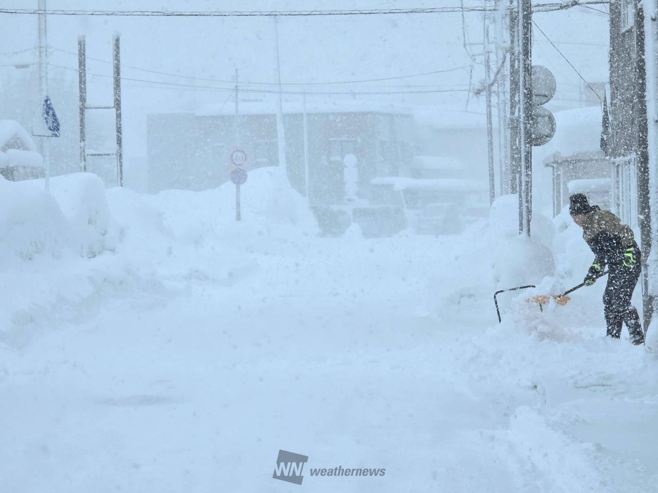 吹雪で時折ホワイト...
