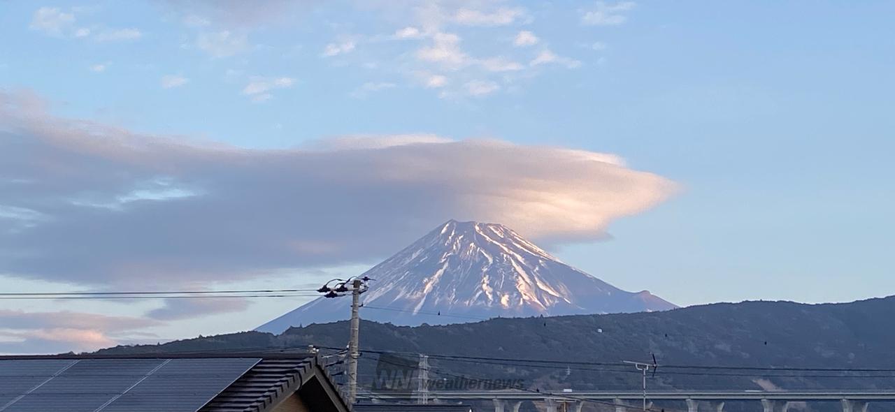 富士山と笠雲・吊るし雲🗻 注目の空の写真 ウェザーニュース