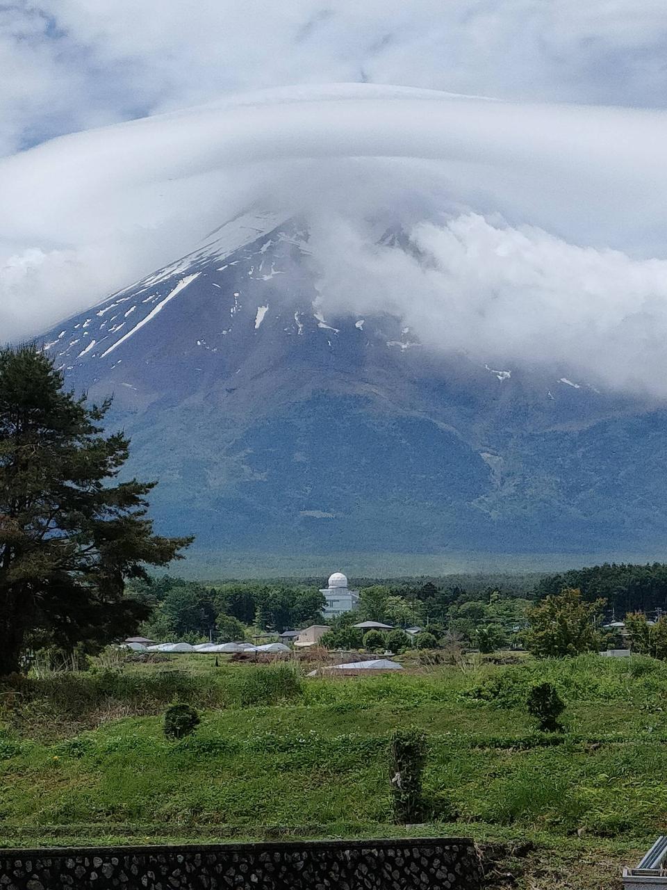 富士山 レンズ雲 風景写真 富士山×吊るし雲 注目の空の写真 ウェザーニュース