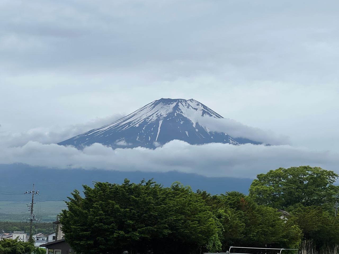 富士山と雲の写真 初めて念願の富士山の笠雲を綺麗にたくさん撮影することができ