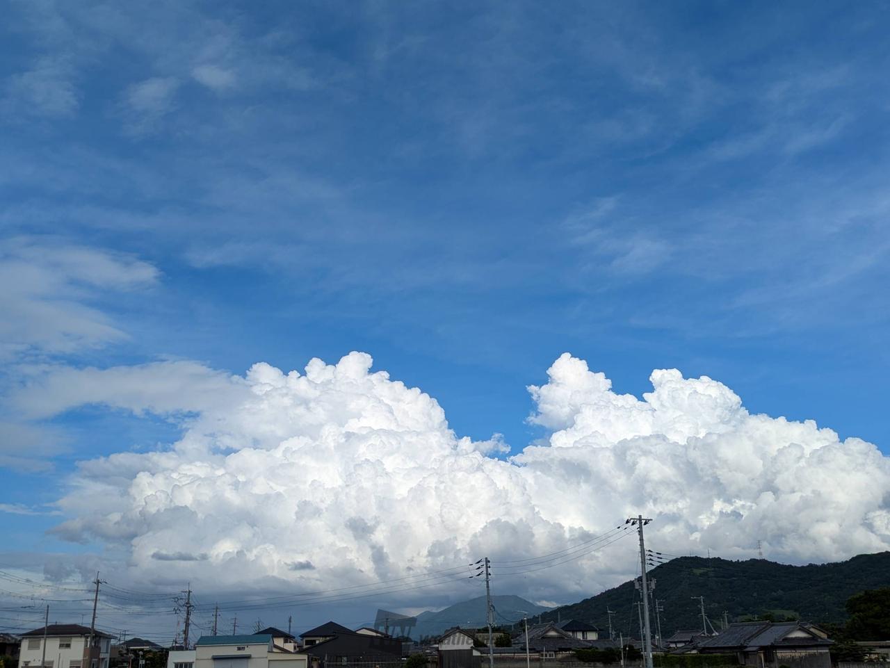 こんにちは 今の時間、東の空は入道雲が見 | 和歌山県和歌山市 | 空