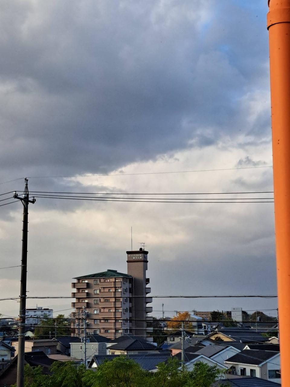 7時47分撮影 西には雨雲があるので暗い | 愛知県江南市 | -キャット