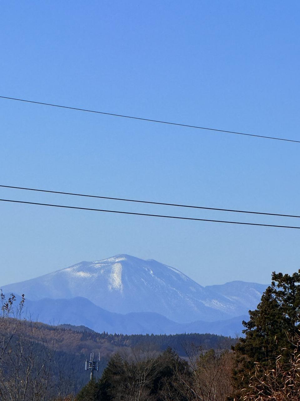浅間山が見える、見通しが良い朝 です 上 | 群馬県吾妻郡高山村 | 梅見
